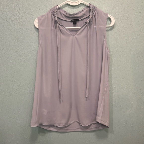 Ann Taylor Tops - ⭐️ 3/$21 ⭐️Ann Taylor Gray Blue Sleeveless Blouse with Ruched Collar Size M